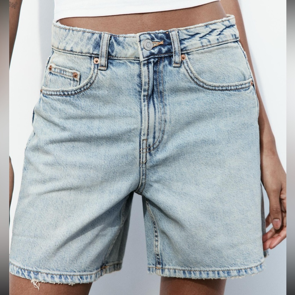 Zara mid rise denim shorts
